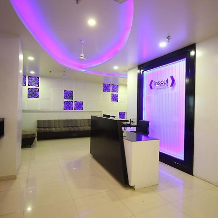 Jackpot Room In & Out Dormitory Ahmedabad Eksteriør billede