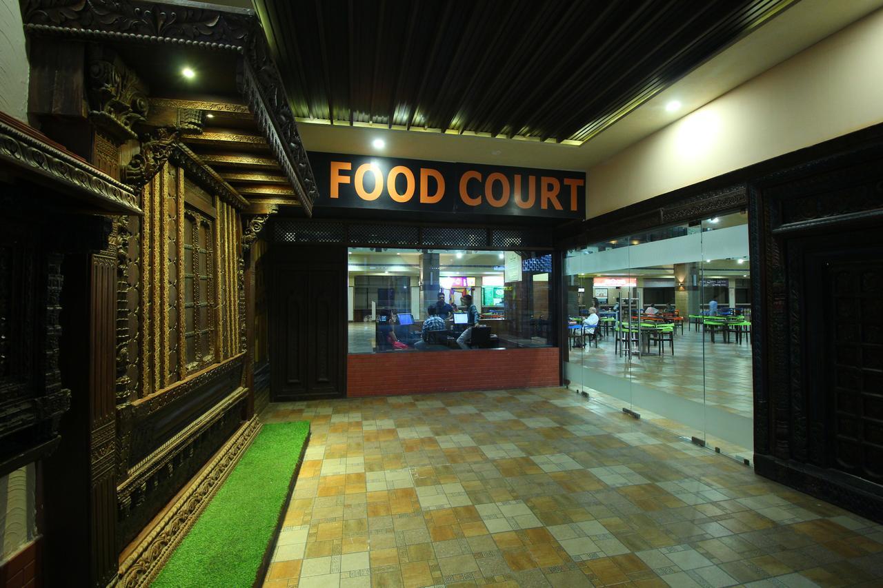 Jackpot Room In & Out Dormitory Ahmedabad Eksteriør billede